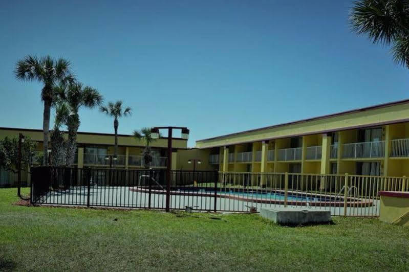 Rodeway Inn Clermont Buitenkant foto